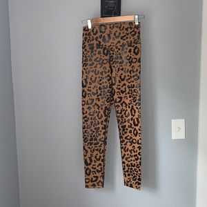 Beach Riot sport leopard leggings